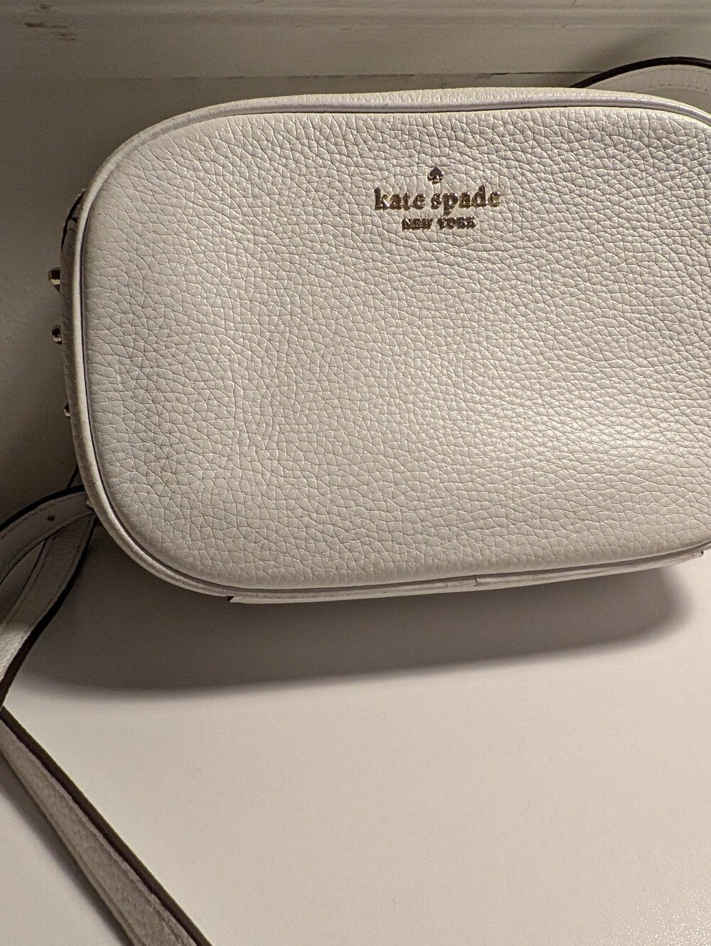 Kate Spade New York White Pebbled Leather Camera Crossbody Bag Gold Hardware